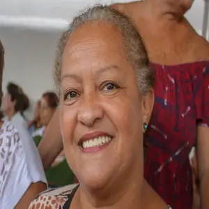 Person 4 Holding MindHero